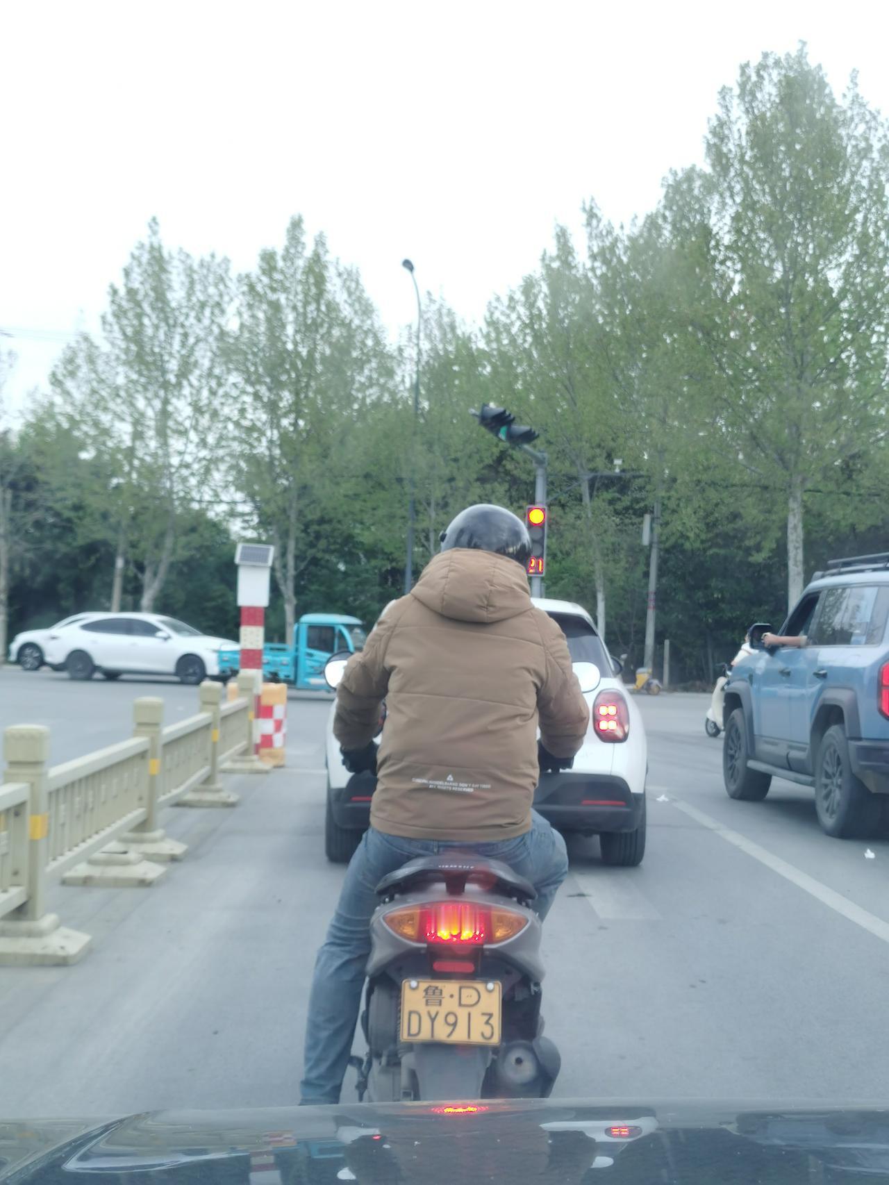 今日运势：丙午年壬辰月甲寅日2026.4.10日鼠：中吉有喜财牛：小吉