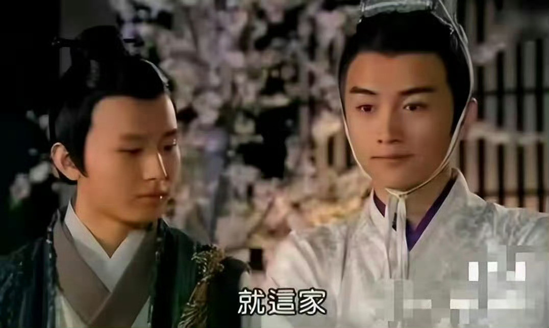 陈晓怎么都不会想到，曾经身边的小跟班，如今已经成了古装“顶流”​​​