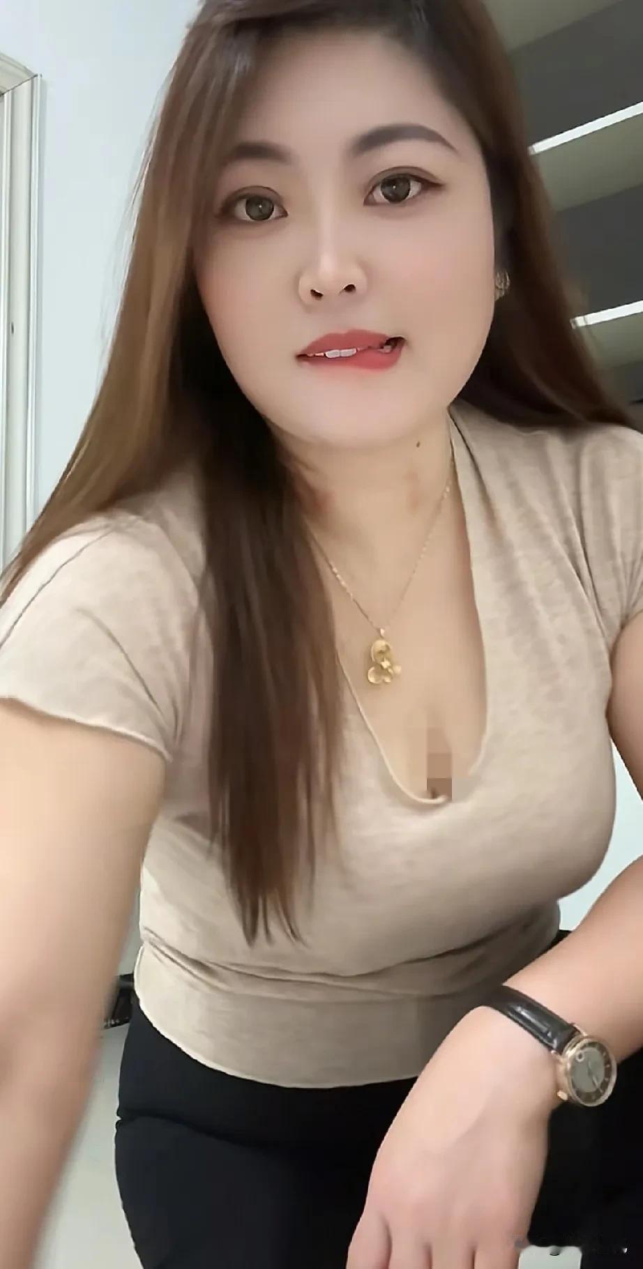 最近我跟一个男生频繁的聊天我发现我对他产生了好感我知道这不是喜欢也不叫爱