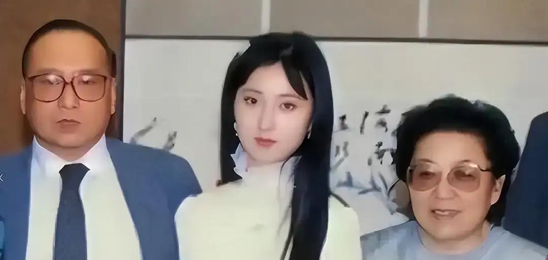 87版《红楼梦》香港宣传照一出，网友直接炸锅：这还是我们认识的林妹妹吗？照