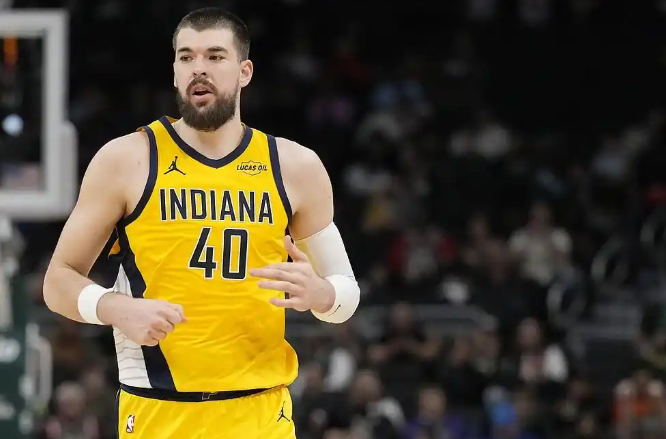 据说祖巴茨的交易是哈利全力推动的。快船记者说哈利伯顿是幕后极力推动交易得到祖巴