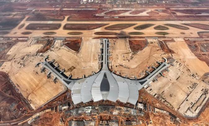 越南经济势不可挡，超级机场今天试飞成功，越南国家航空公司执行验证，从胡志明市新山