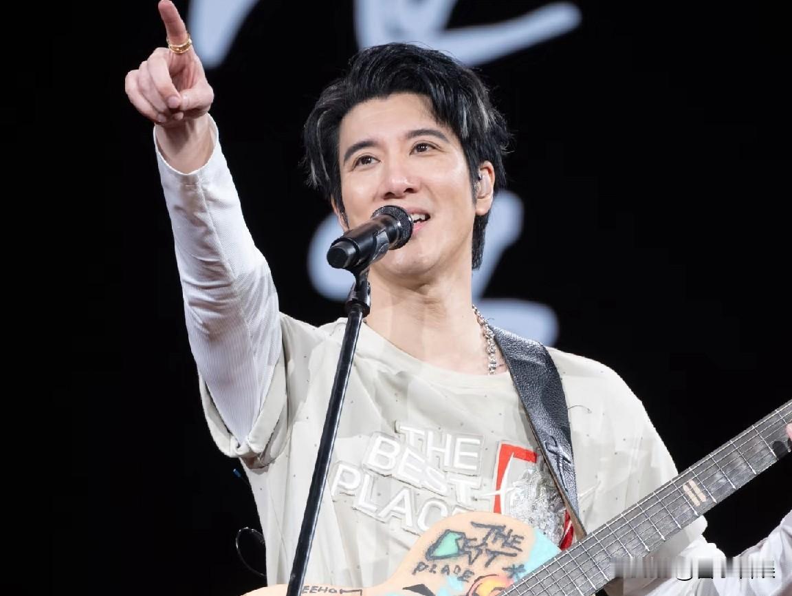 王力宏，迫不及待5月15号晚上，王力宏冲上了热搜，这次不是因为过往的争议，