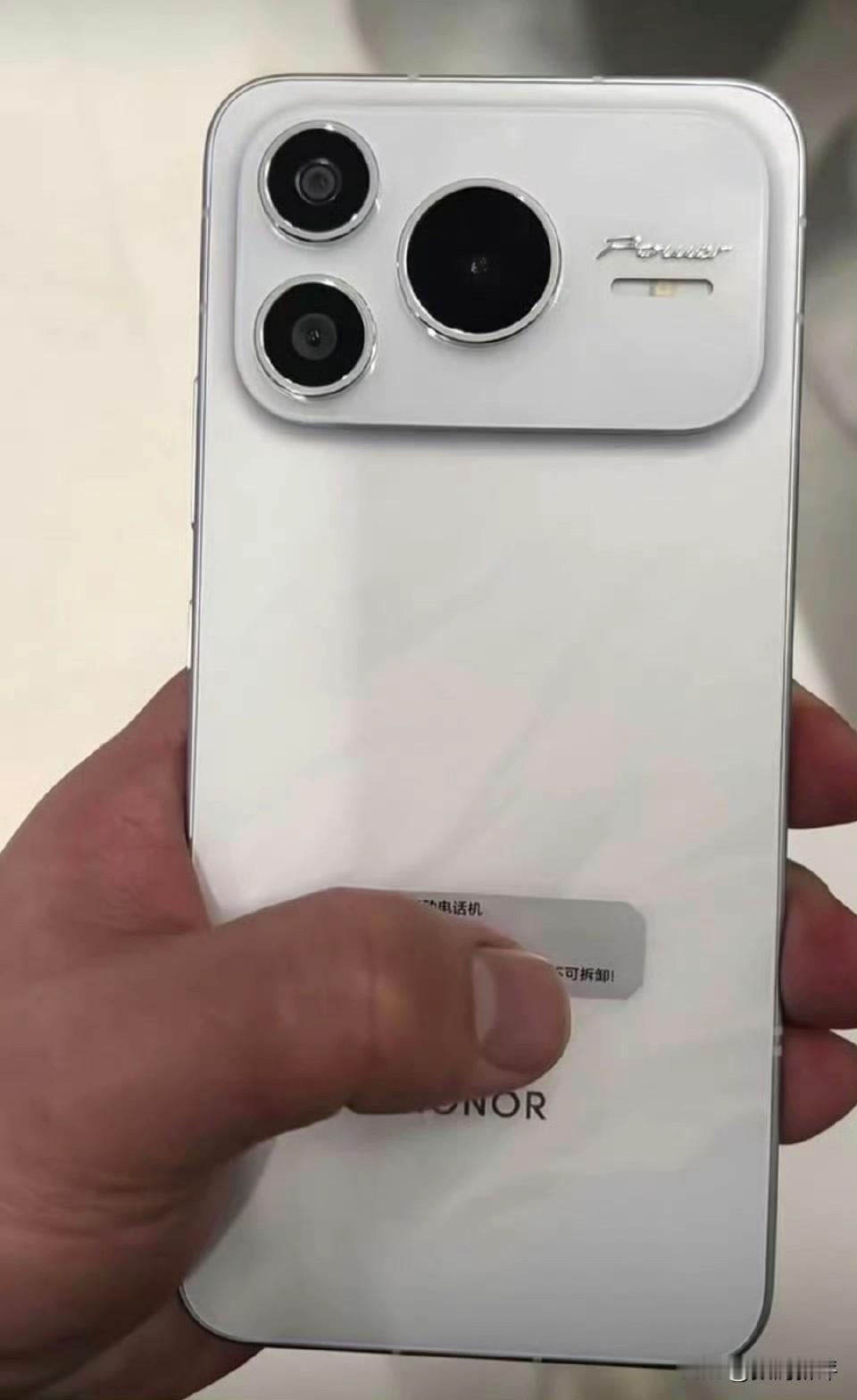 荣耀power2真机照挺多爆料[思考]这些配色和镜头模组太有果味了，就主摄可以用