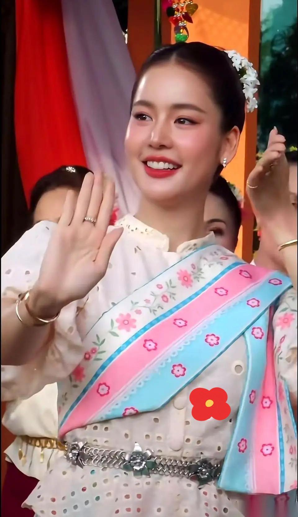 “泰国医美哪是整容啊，简直是把‘变美’玩成了玄学！”看那些泰星的脸就懂，你说