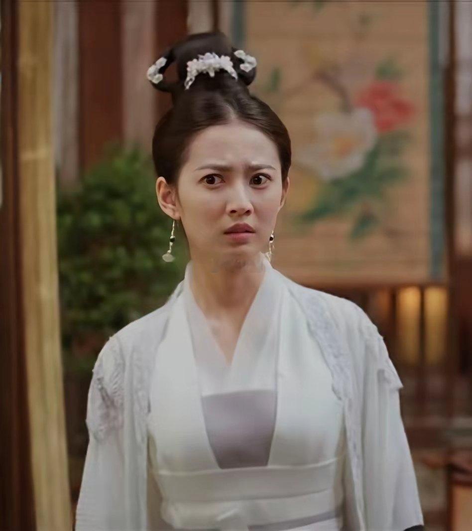 终于懂了陈钰琪为啥不火，不是因为她长的不好看，也不是因为她演技不行，而是因为她的