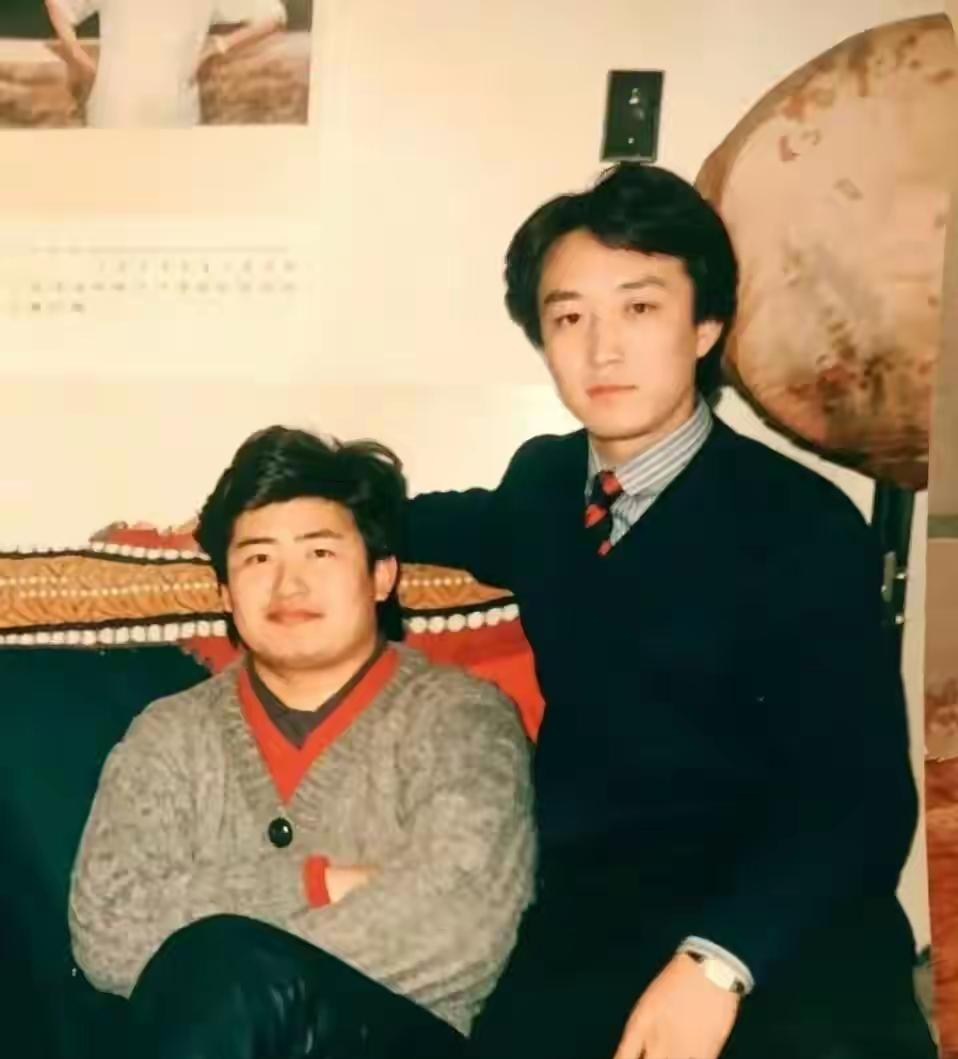 据内蒙古师范大学退休教授李淑章回忆，1990年初，刘欢前来呼和浩特演出，演出结