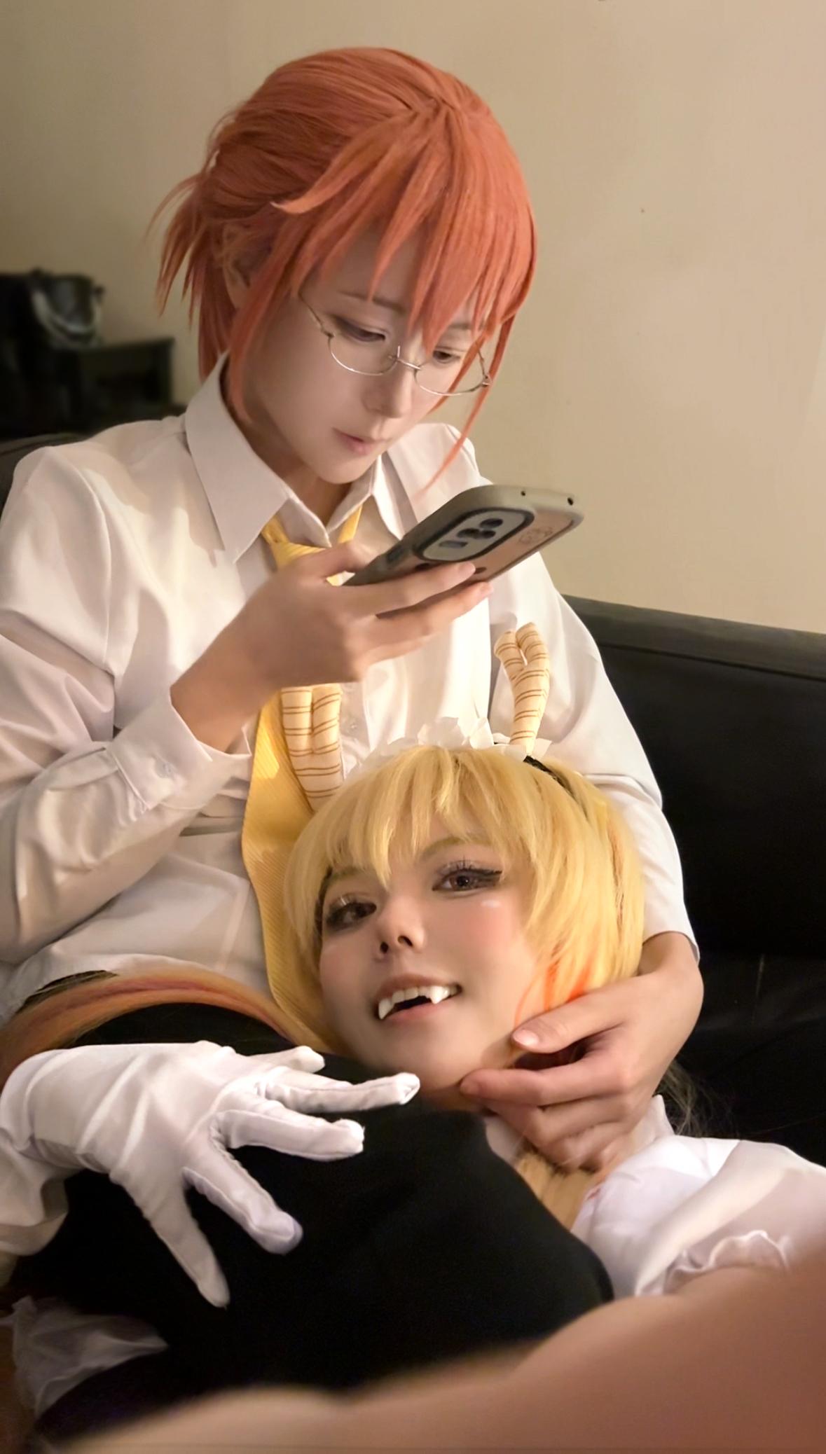 镜头下的对方。