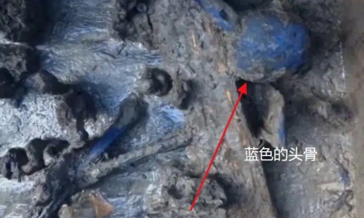 这有意思嘿云南祥云发现了“蓝骨葬”！20多位年轻人同棺而眠骨骼发出蓝汪汪的