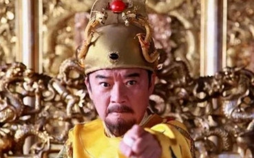 1390年，朱元璋下令抄了陈家，8岁的陈子善站出来，对着朱元璋怒吼道：“我祖父为