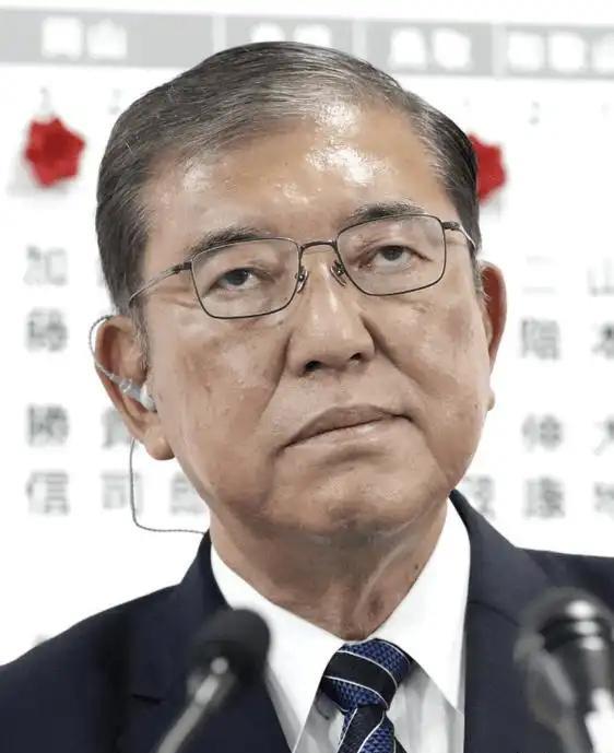 中国9.3阅兵在即，日本却决定打破惯例，首相石破茂做了一件他前任们30年来都不敢