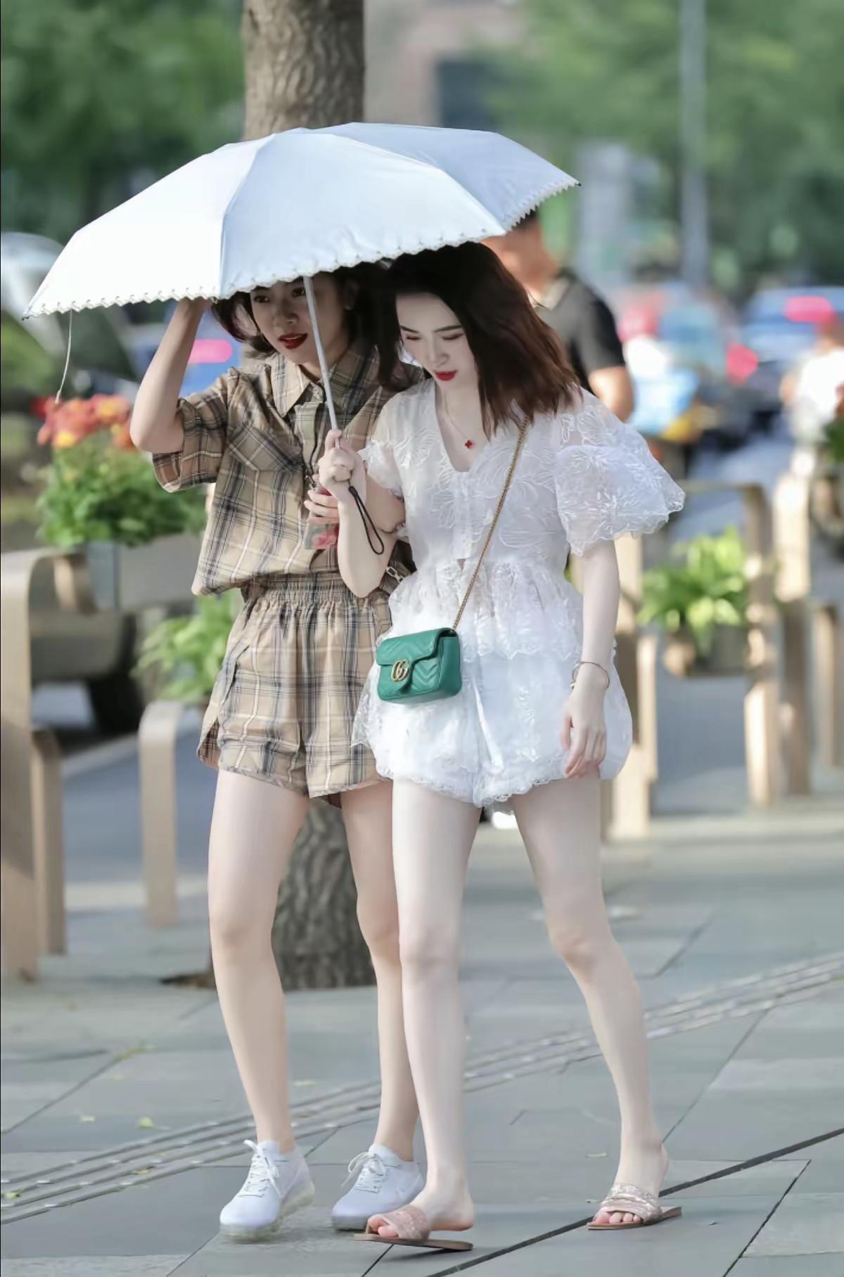 [吃瓜]莫非，这就是传说中的——冷白皮？[爱心]