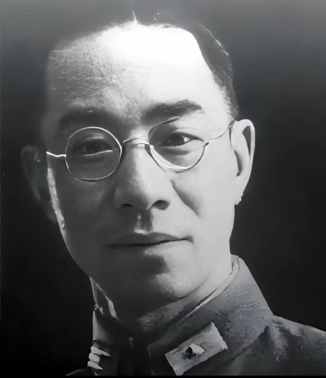 国民党保密局北平末代站长徐宗尧带领全站人员选择起义，完整上交库房物资与全套特务档