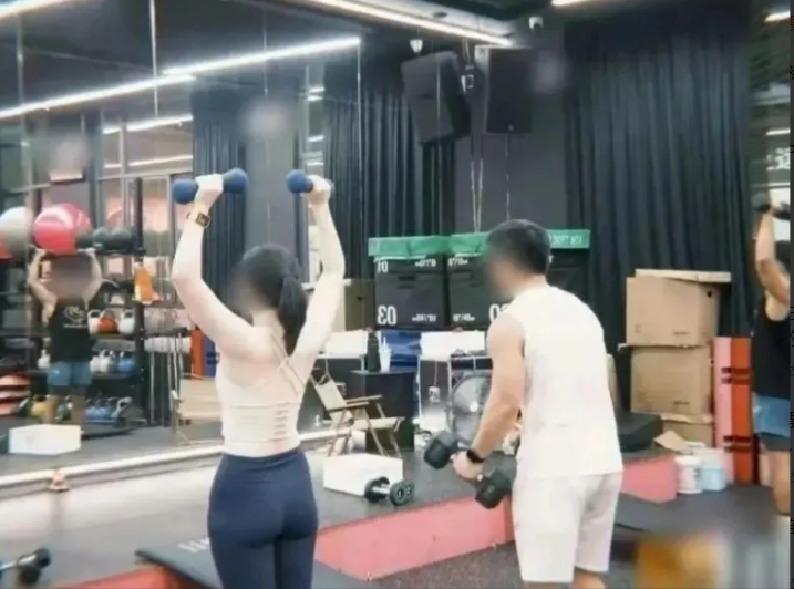 你以为的惠州梁女士出轨男健身教练是贪图教练帅气的外表，其实是教练给的情绪价值，老
