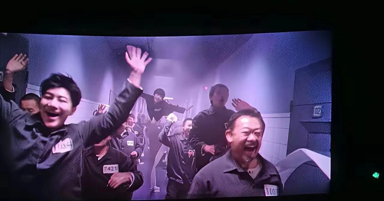 即使被喷，我也要说！预期太高，结果有点失望！单纯从电影角度（不掺杂政治）拍得