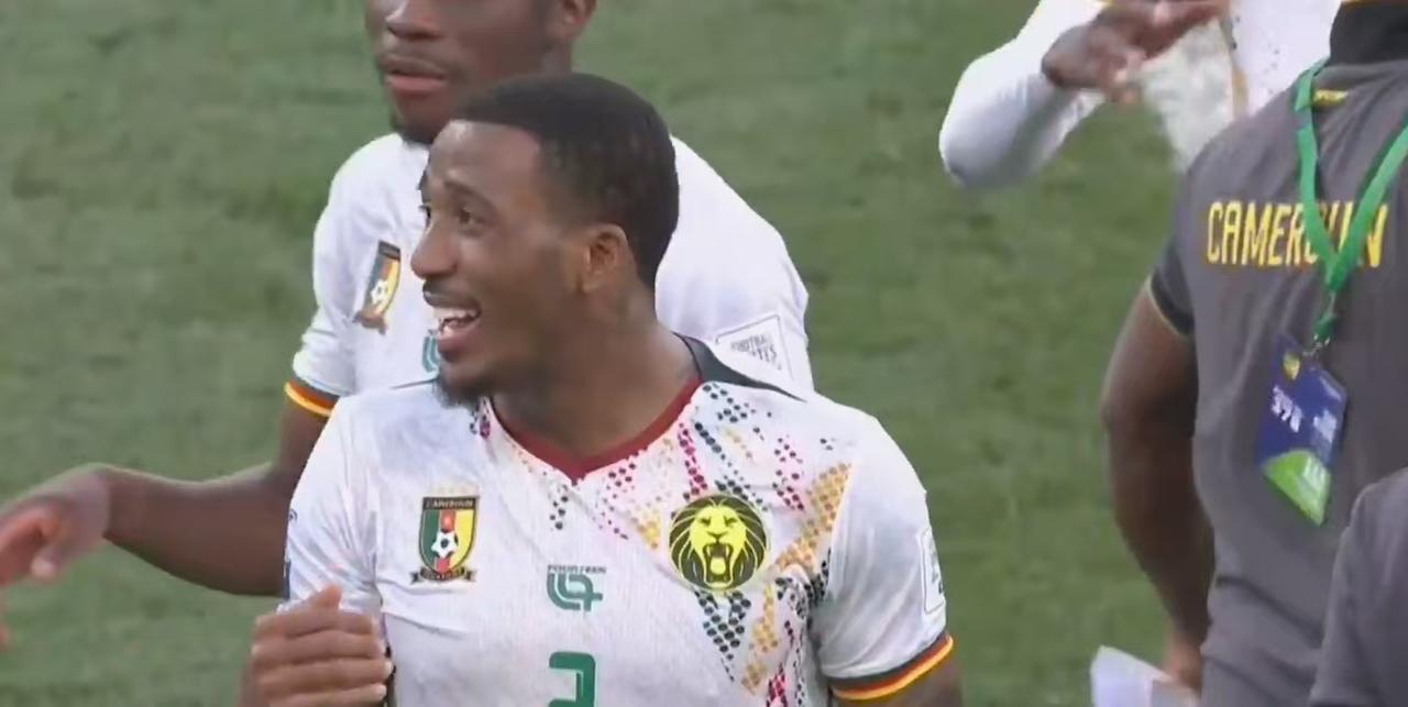 国足0-2不敌喀麦隆，对手赢了还是挺高兴的，因为下半场他们踢的也不容易，邵佳一的