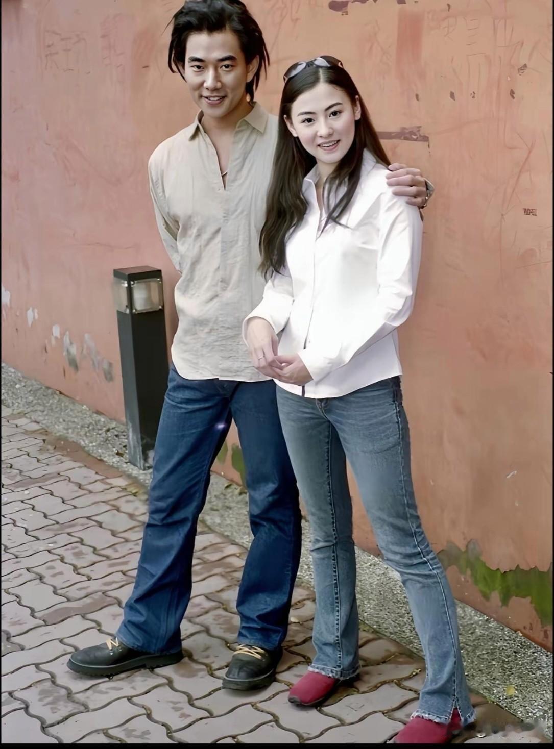 任贤齐和张柏芝难得的同框，年轻时候的张柏芝确实漂亮，身材也好！