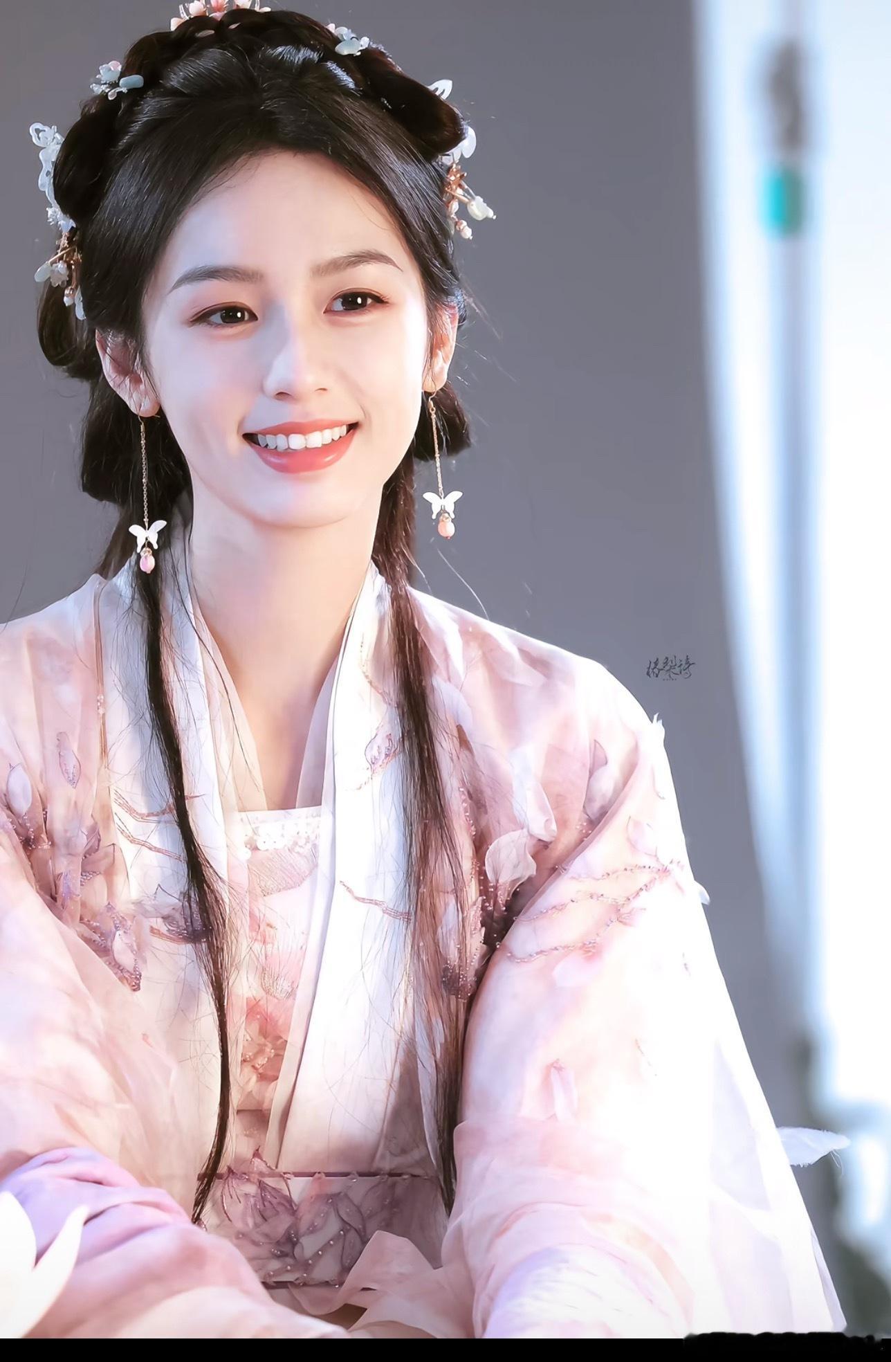 好久没刷到过周也的动态了