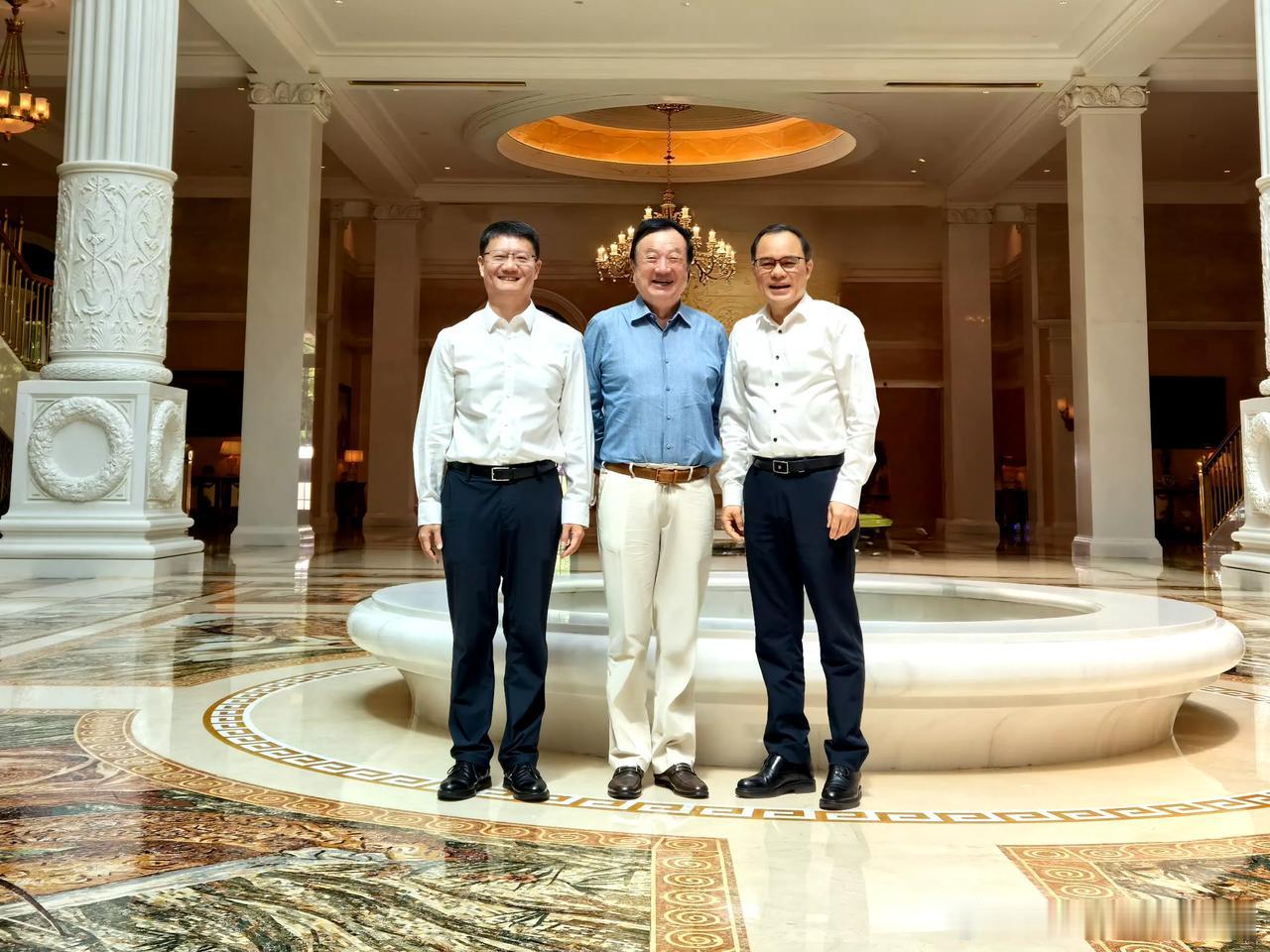 任正非和新央企董事长朱华荣的合照火了，信息量很大，有3个没想到：1.没想到长