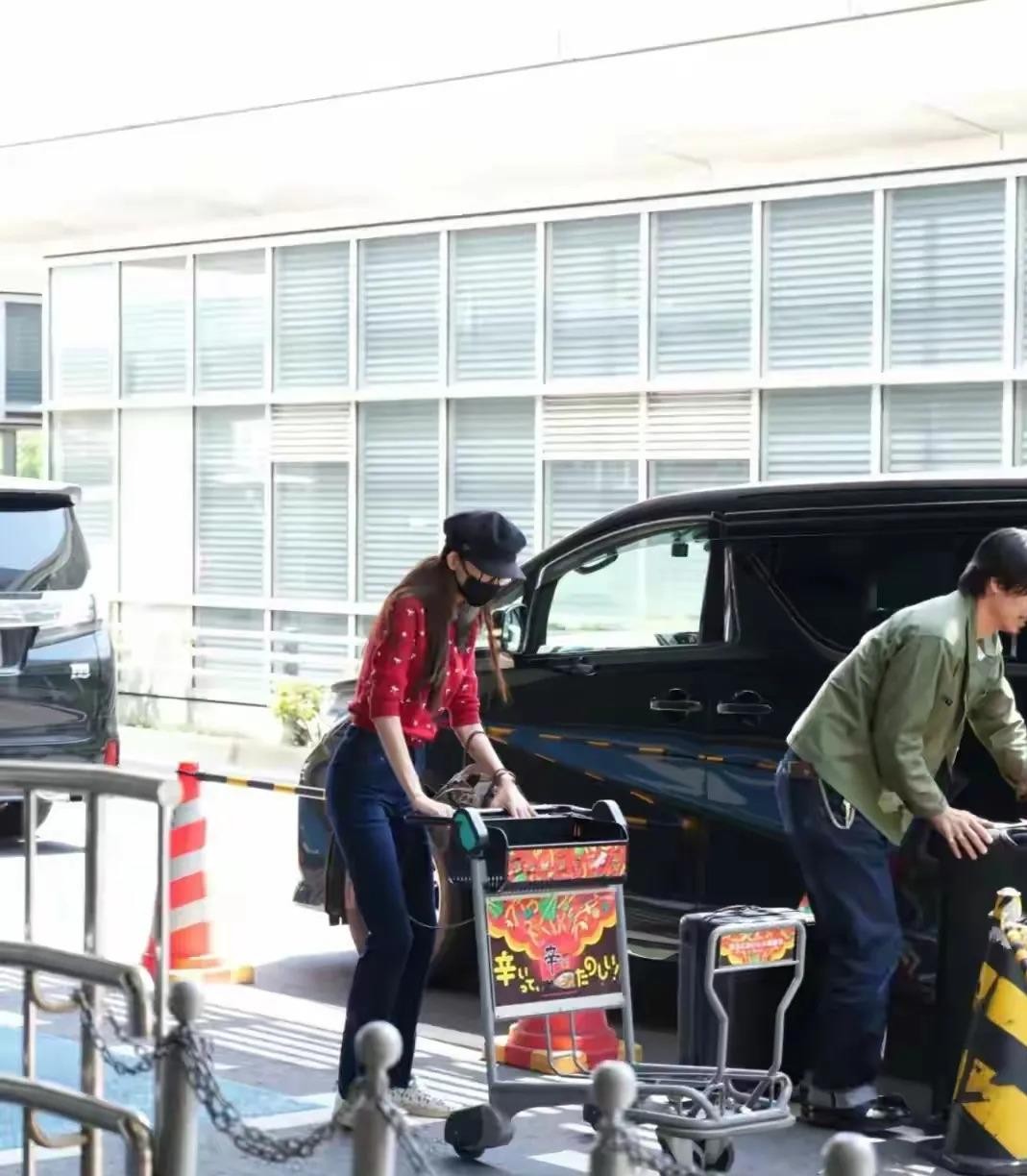 林志玲，果真被猜中了？近日，远嫁日本的林志玲回国参加活动，她一出场，网友十分震惊