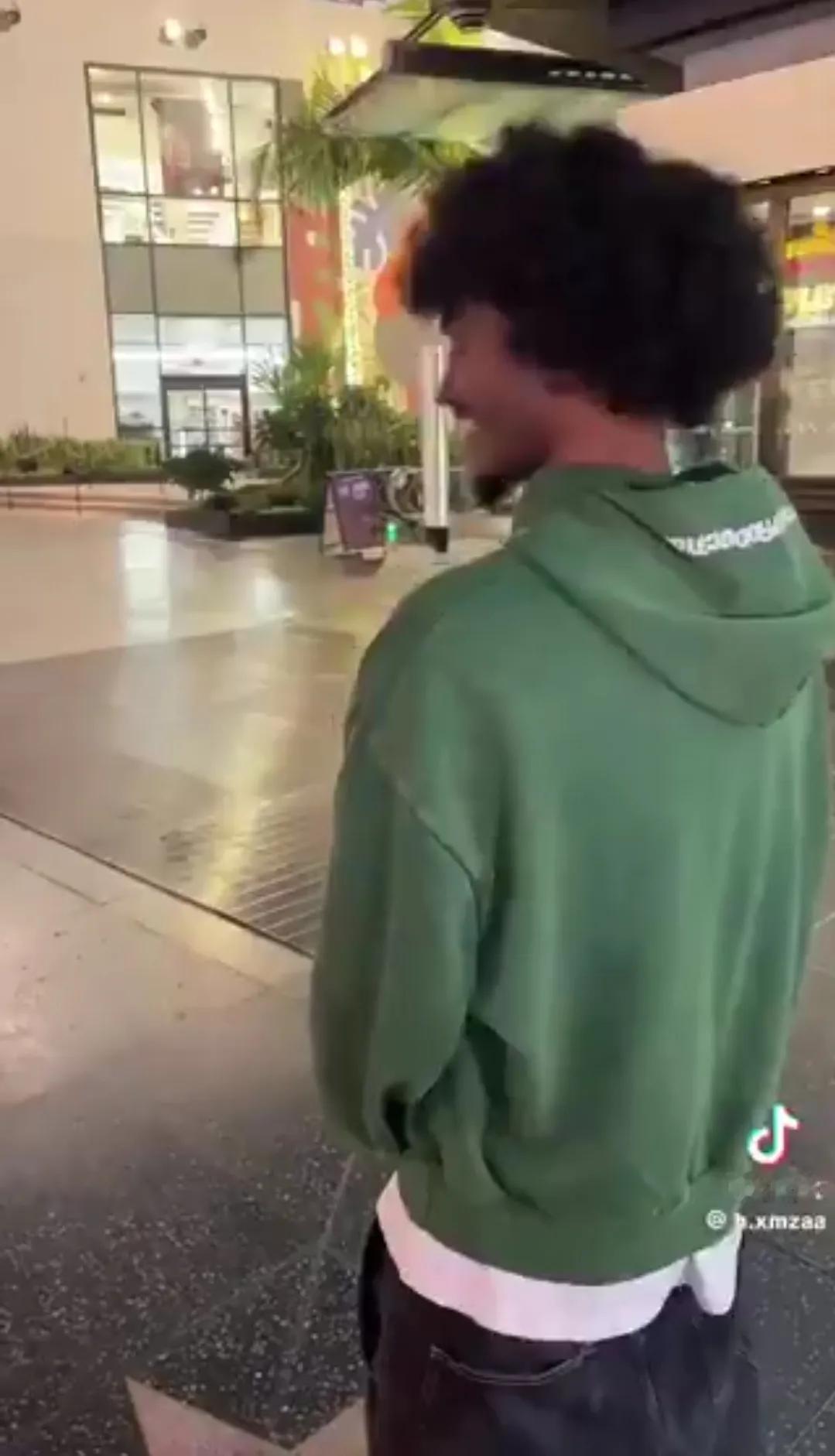 🇺🇸🇸🇴特朗普公开指责明尼苏达州存在欺诈和黑帮行为后，一名索马里女子向特