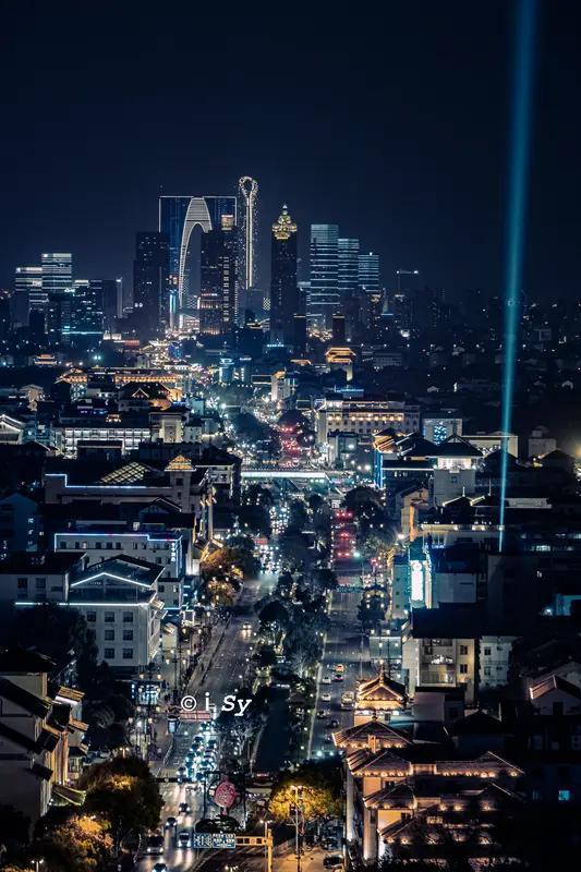 南京、苏州和杭州，谁的生活最惬意还真不好说。南京是历史文化名城，有厚重的历史底