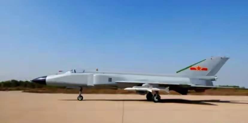 美:阿中你家有点不对劲啊中:我家又咋了嘛美:我咋听说你家要把歼8改成无人