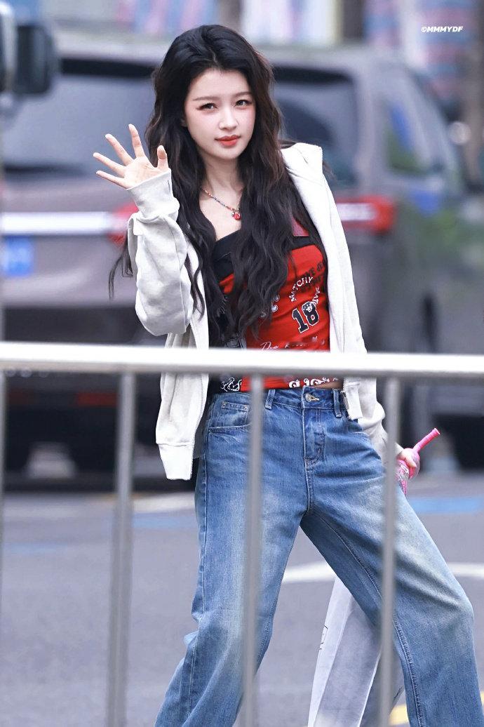 孙怡又白又瘦又美又萌孙怡用脸大鲨四方孙怡又白又瘦又美又萌,孙怡用脸大鲨四方，不