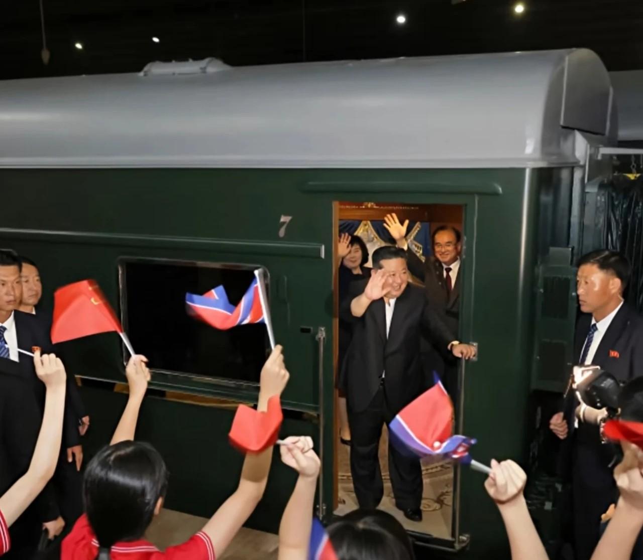 看完阅兵留北京，金正恩次日深夜才离开，中方另有安排，临走前让他不虚此行规模宏大