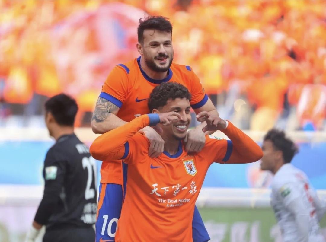 过去那支山东泰山队彻底不见了！比赛最后时间段克雷桑的一系列表现，似乎证明了泰山队