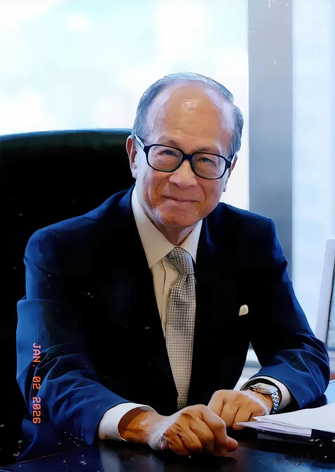 李嘉诚这句话，细嚼起来真让人后背发凉。​“历来大商没几个善终。”​多少人还在