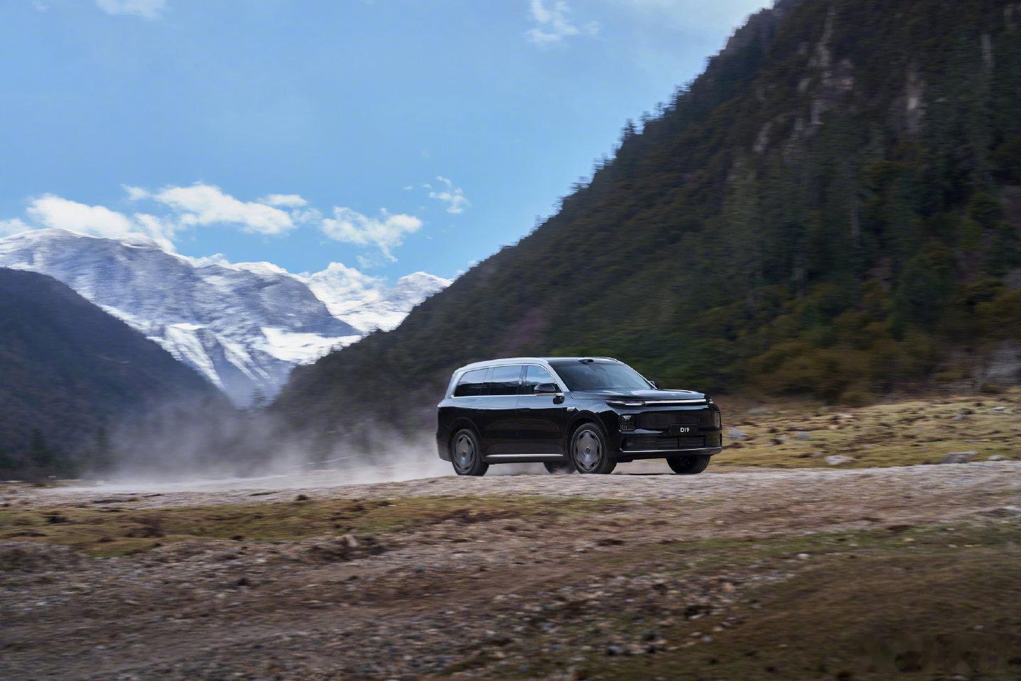 原来9系旗舰SUV价格也能这么香2026爆款预定！零跑D19正式上市，21.98