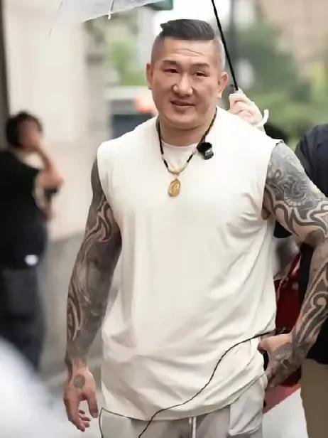 馆长深圳行“热度不同”：务实底色下的别样欢迎！馆长深圳行热度看似不及上海，