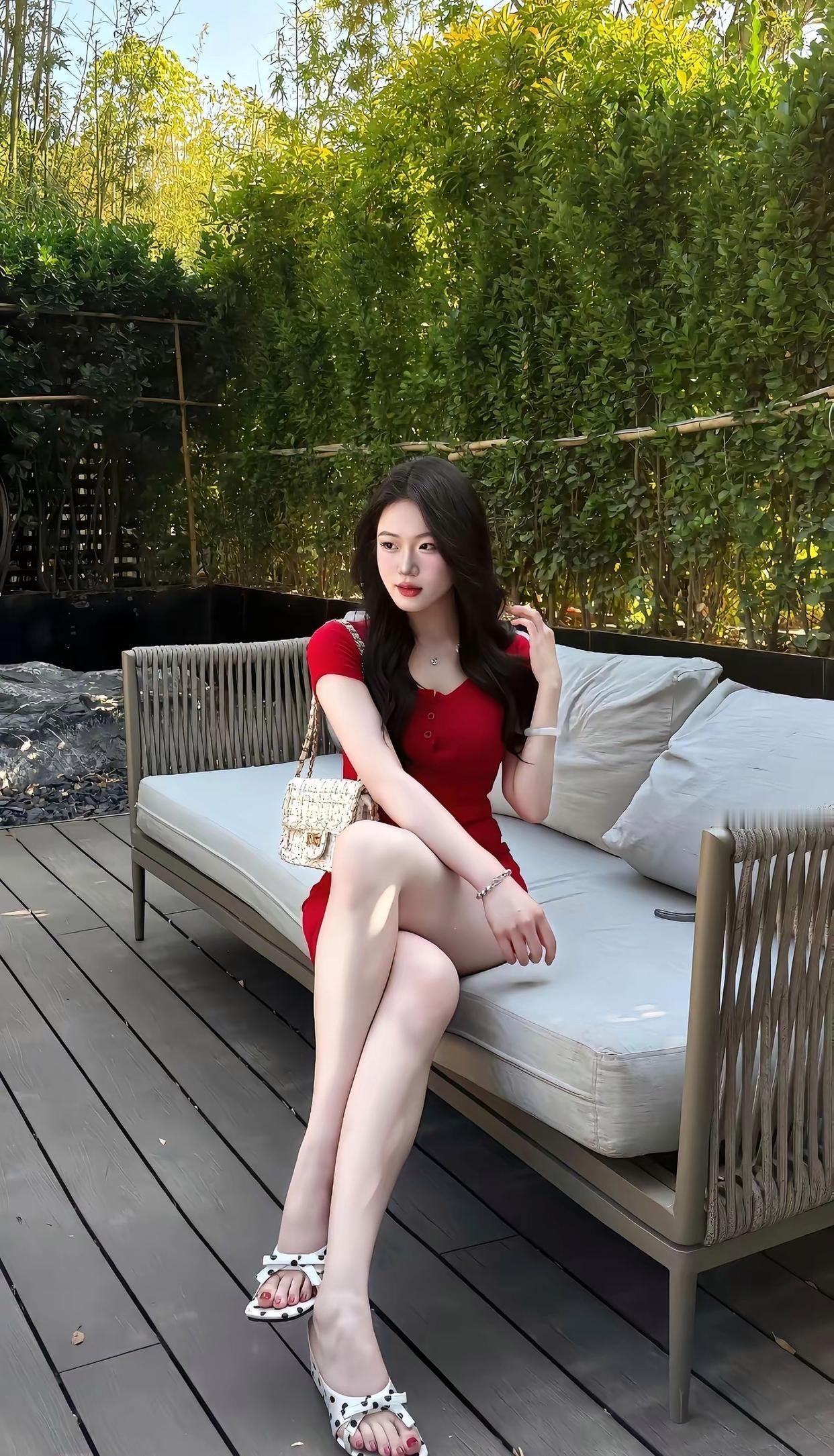 无丝竹之乱耳，无案牍之劳形！