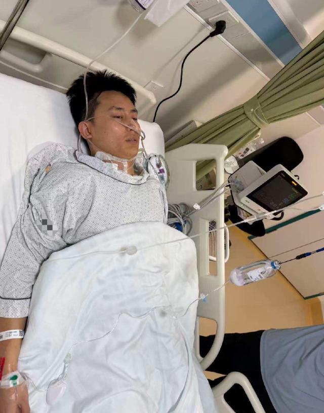 武亮还是太仗义了张雪峰资产都给了他女儿，事办完自己倒下了，不得不说张雪峰是真