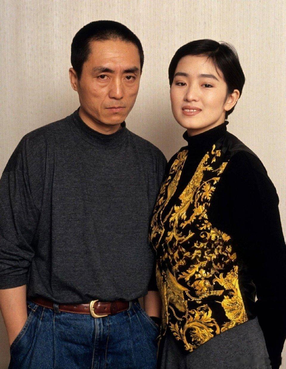 张艺谋巩俐早期情侣写真老某子年轻时就显老​​​