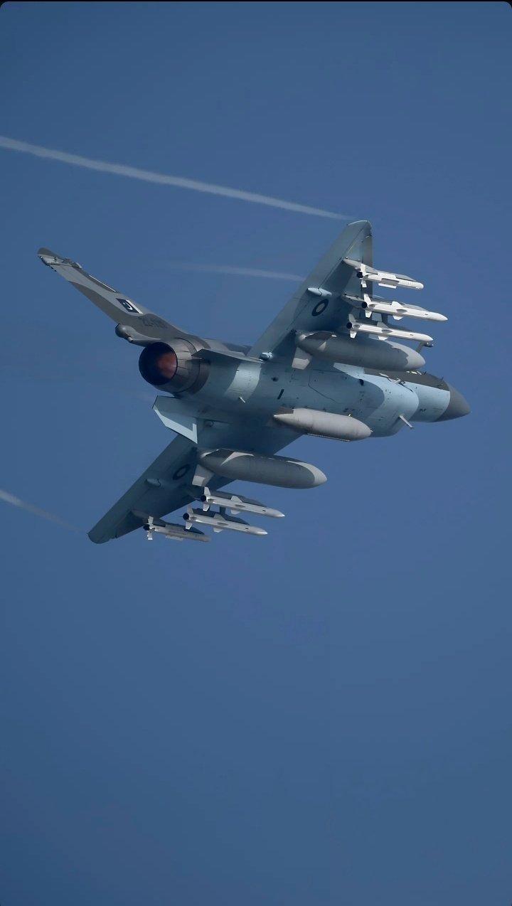 PL-15被北约称为“死亡天使”，击落多架欧洲顶流战机后，西方又恨又怕！有解