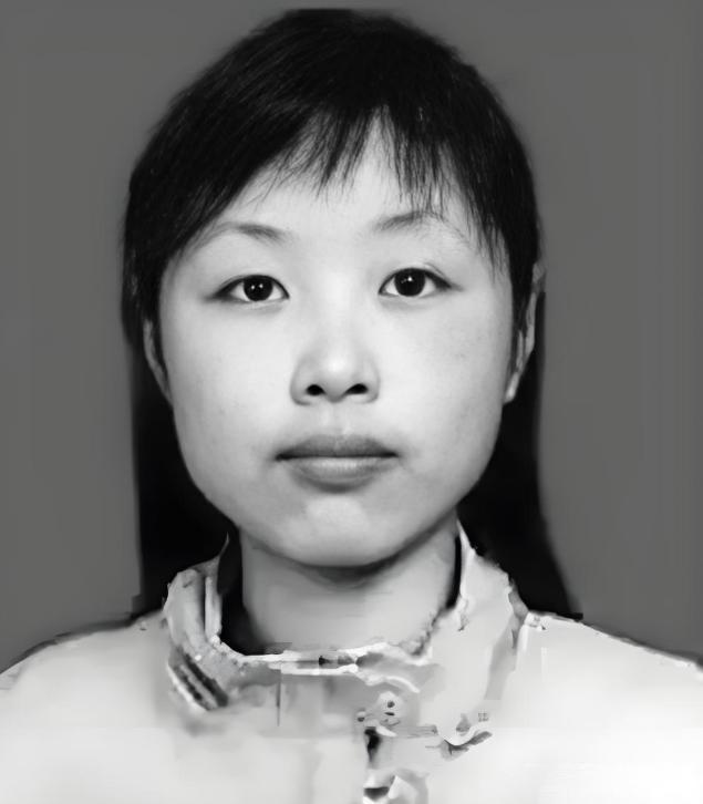 2008年，汶川地震，四川一21岁女教师被埋进废墟，身体断成三截，救援人员赶到时