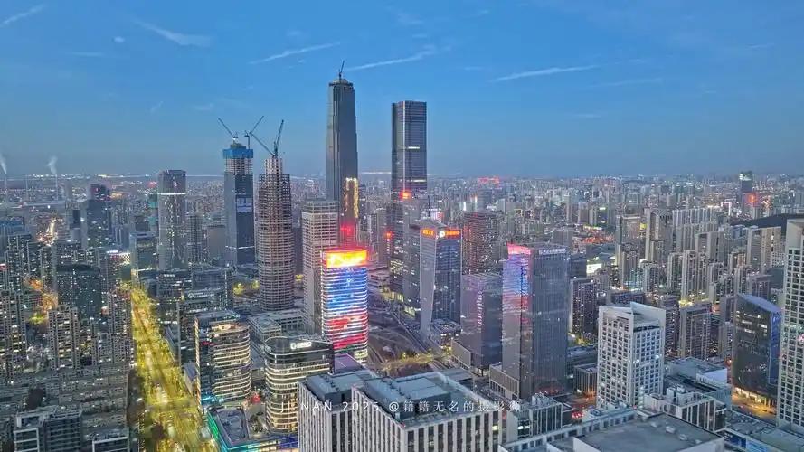 山东省会济南GDP排全省第二，稳居第一的是青岛。一个省的省会经济长期被下辖地级