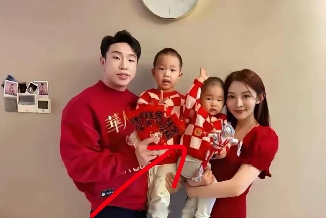 德云社烧饼老婆长得这么俊，她的宝贝们都没遗传​​​