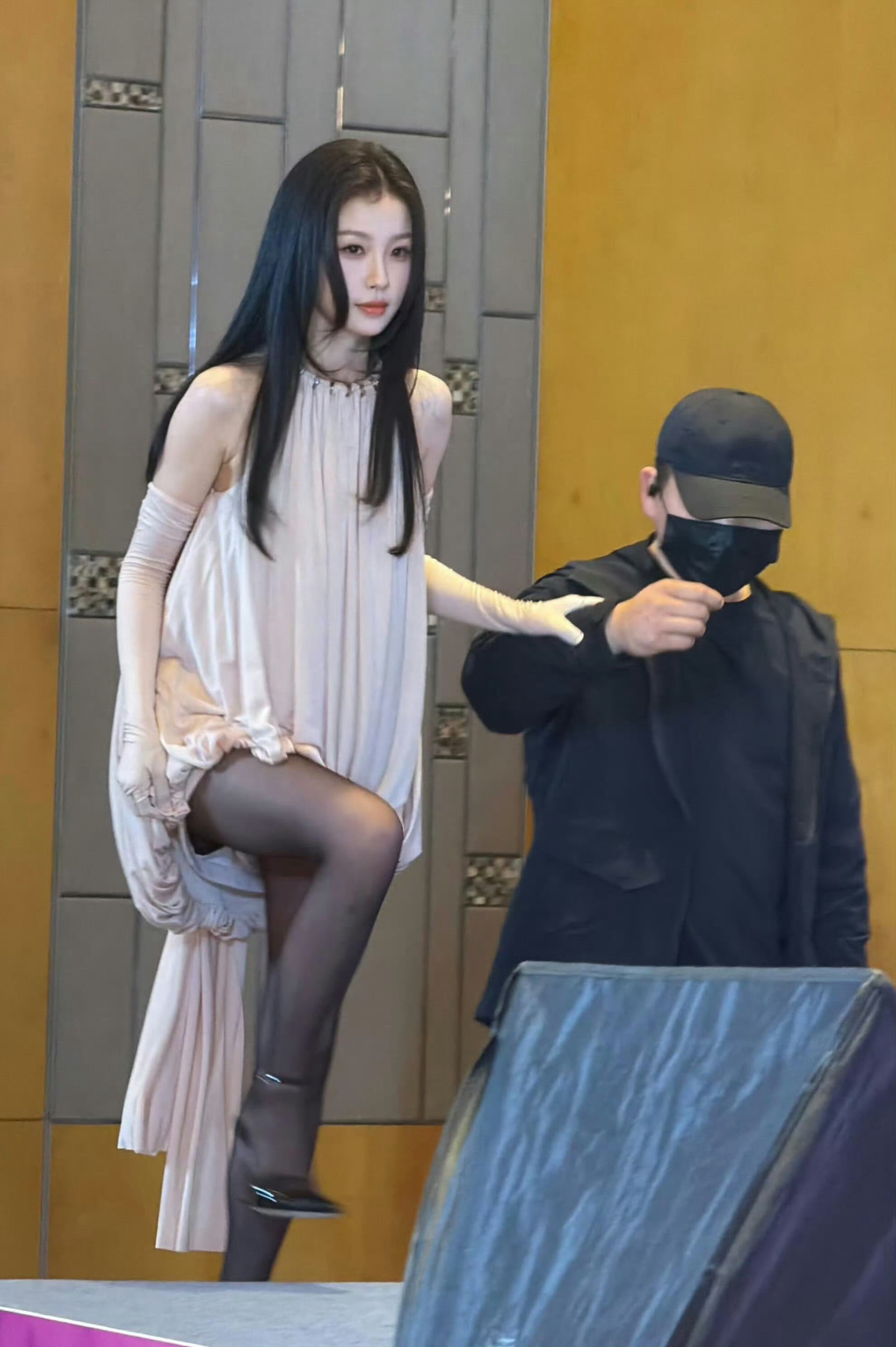 虞书欣黑丝虞书欣这腿也挺适合黑丝的