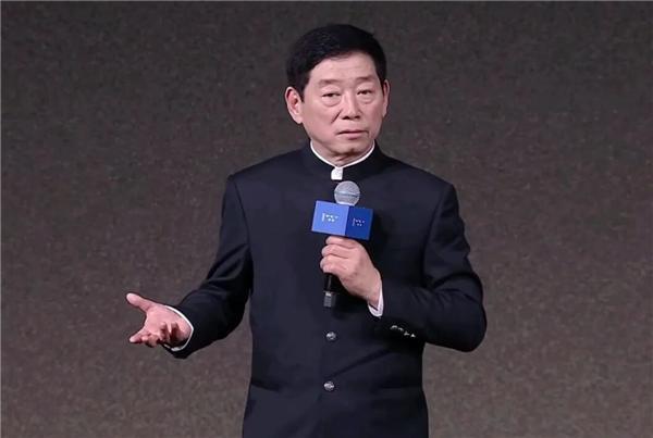 长城董事长魏建军在平台发布会上直接表态，所谓电动车专属底盘全是谎言，就是行业伪命