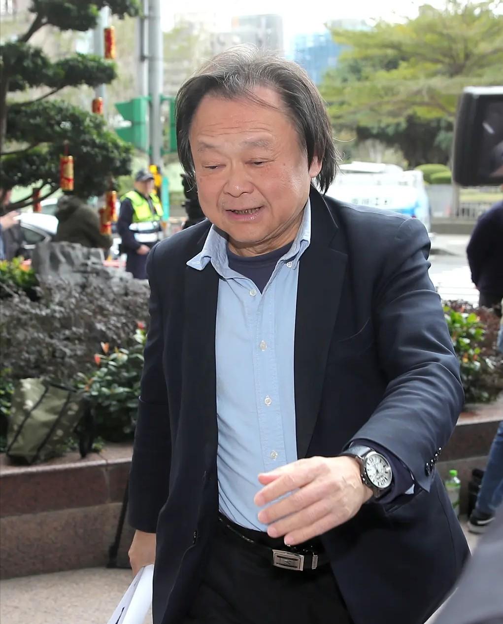 炸锅！民进党王世坚喊着“要去大陆看看”这一声要去大陆走一走，立马引得台岛政