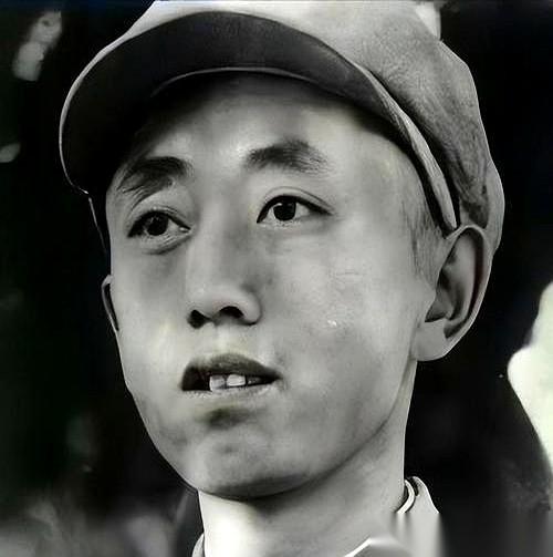 一个在枪林弹雨里杀疯了的将军，最后居然被几张粮票给难住了。你敢信？就是那个外