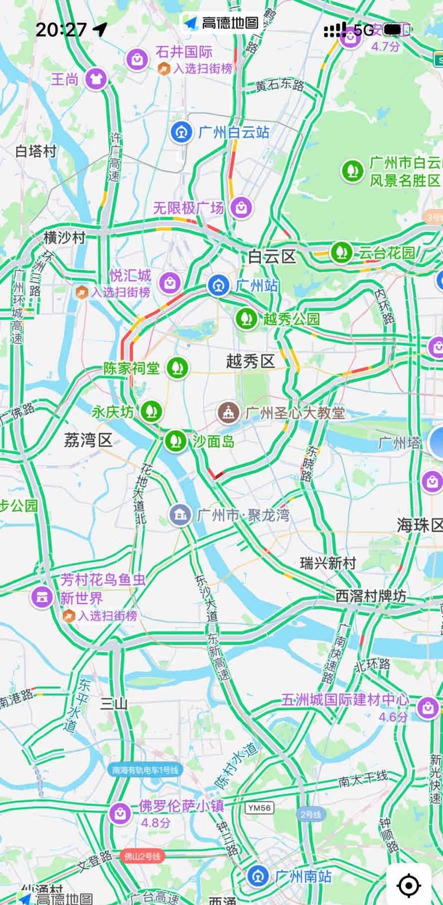 南方的道路往往需与河流平行或垂直，还得绕开山体，故而难以建成横平竖直的格局。不像