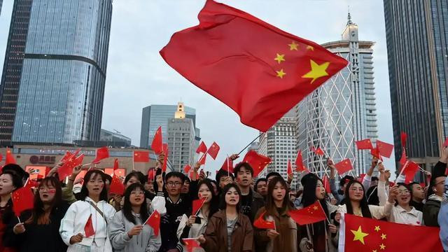 台海若战中国能否“硬刚”美国?我们犯的最大错误,是妄自菲薄