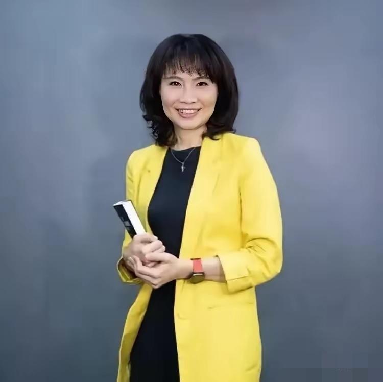国民党文传会主委尹乃菁早在5月12日就因个人健康因素向党主席郑丽文递交辞呈，双方