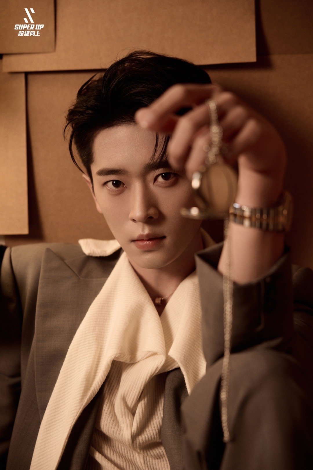 丞磊帅成这样成何体统完全被丞磊帅到了，眼睛狠狠被拿捏住了，一点都不想挪眼，这样