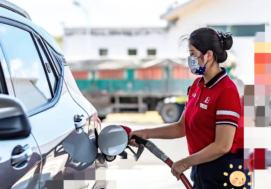 油价上涨，最难受的人终于出现了，不是加油站，也不是排队加油的车主，而是卖燃油车的