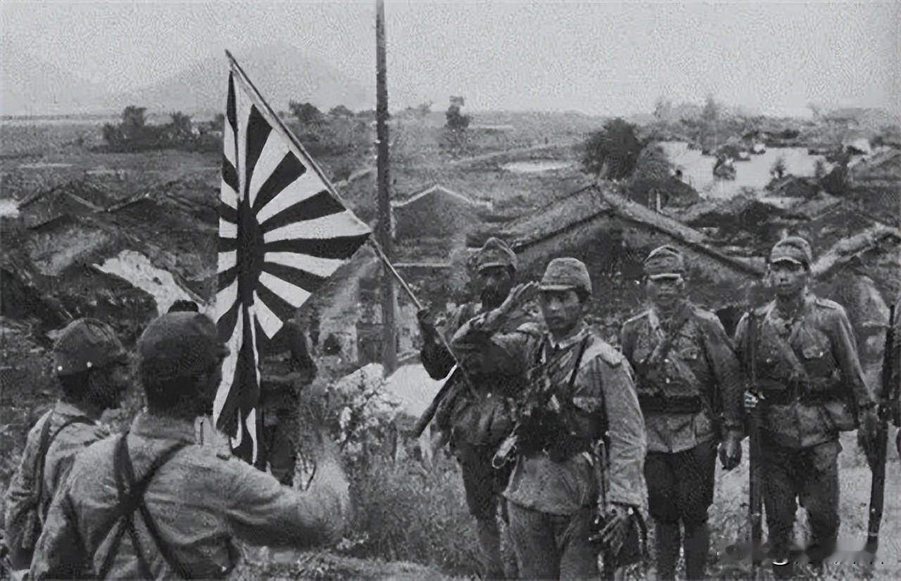 日寇暴行:西平石佛堂惨案石佛堂村位于西平县城以西20公里处。1944年8月上